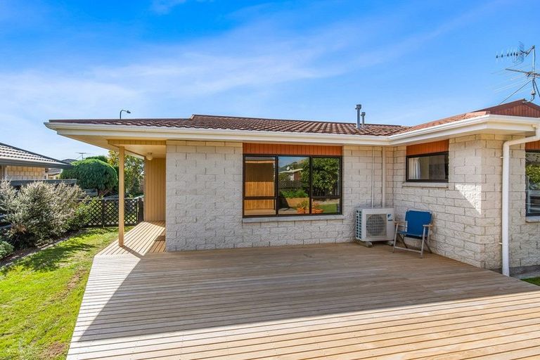 Photo of property in 72 Kapanui Road, Waikanae, 5036