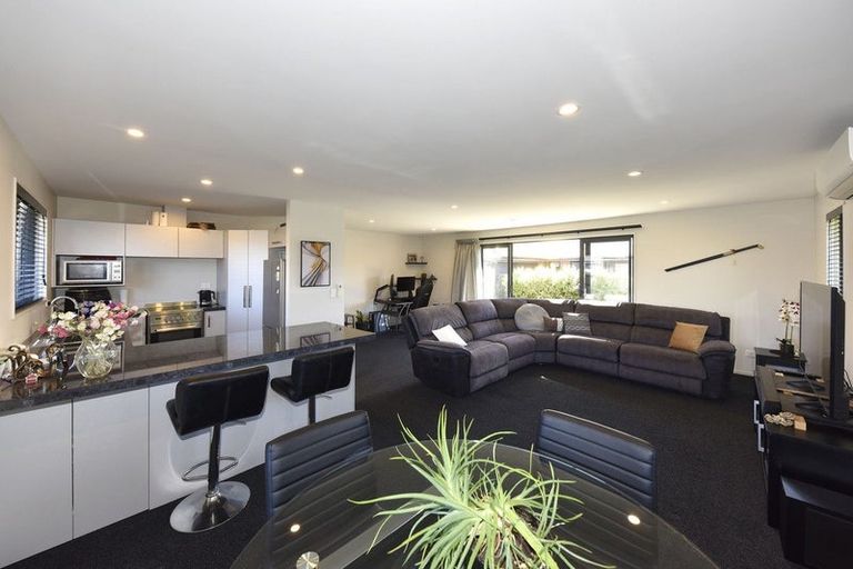 Photo of property in 111 Palmers Road, New Brighton, Christchurch, 8083