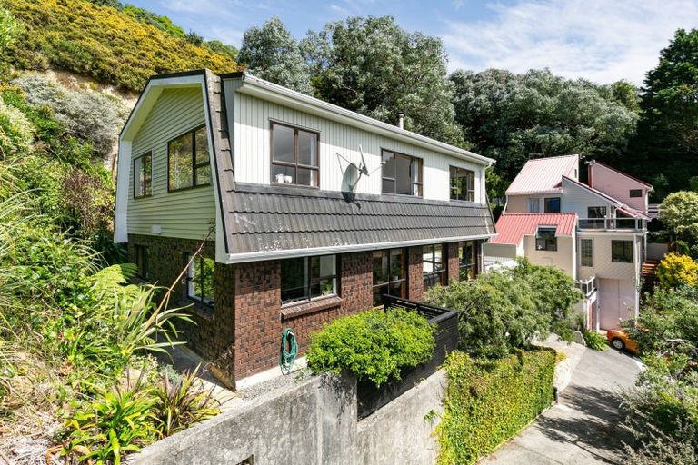 Photo of property in 24 Southern Cross Crescent, Island Bay, Wellington, 6023