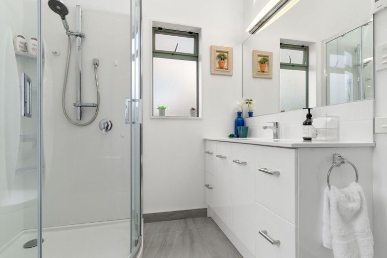 Photo of property in 43 Mcmaster Street, Greytown, 5712