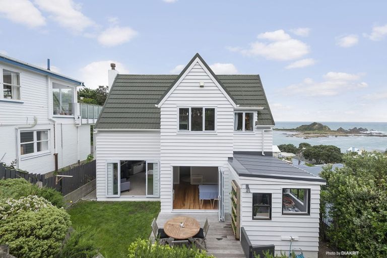 Photo of property in 11 Knoll Street, Island Bay, Wellington, 6023
