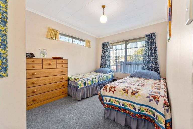 Photo of property in 237 Tukapa Street, Westown, New Plymouth, 4310