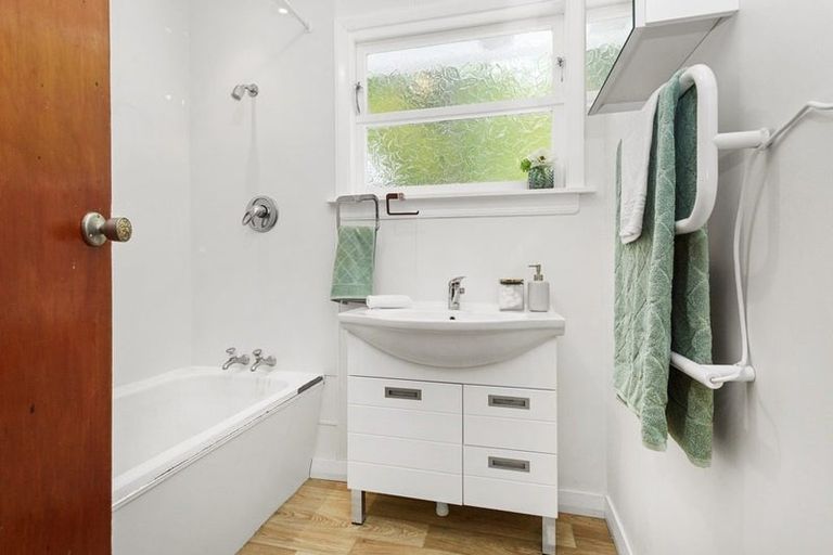 Photo of property in 23 Thomas Street, Stokes Valley, Lower Hutt, 5019