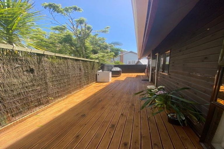 Photo of property in 3/76 Kaurilands Road, Titirangi, Auckland, 0604