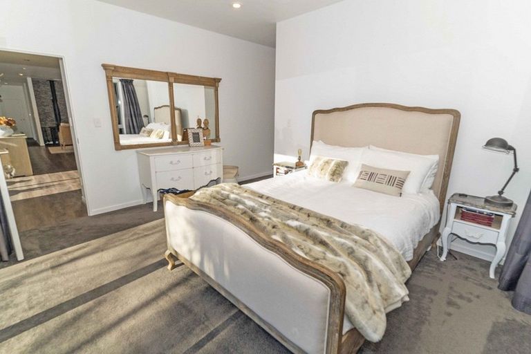 Photo of property in 1 Lakeside Terrace, Westport, 7892