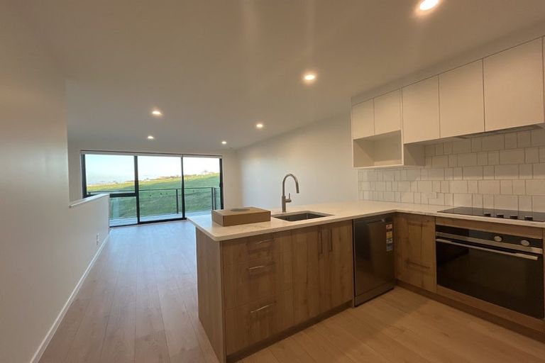 Photo of property in 4/23 Makomako Drive, Orewa, 0931