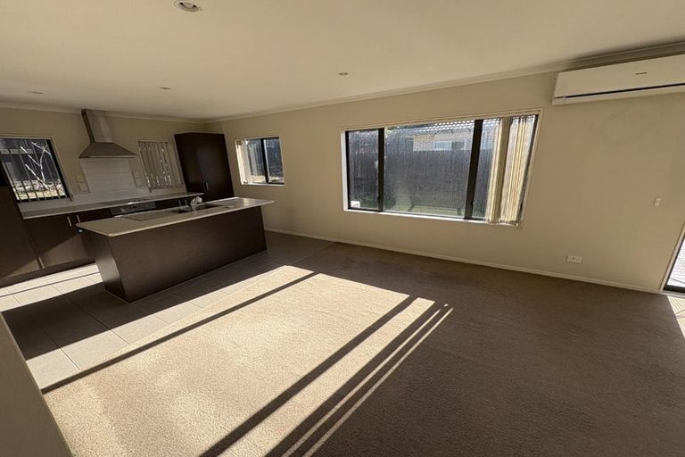 Photo of property in 29 Cityview Place, Massey, Auckland, 0614