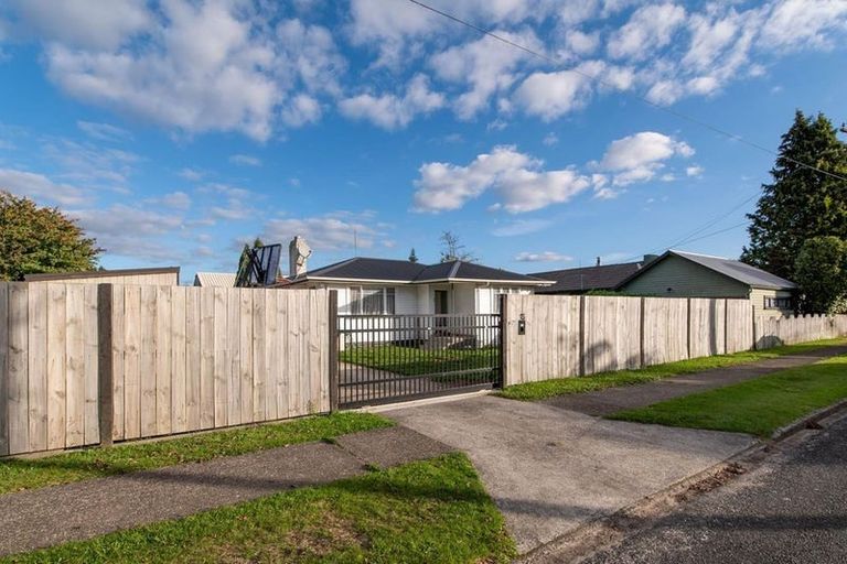 Photo of property in 15 Isobel Street, Fairy Springs, Rotorua, 3015