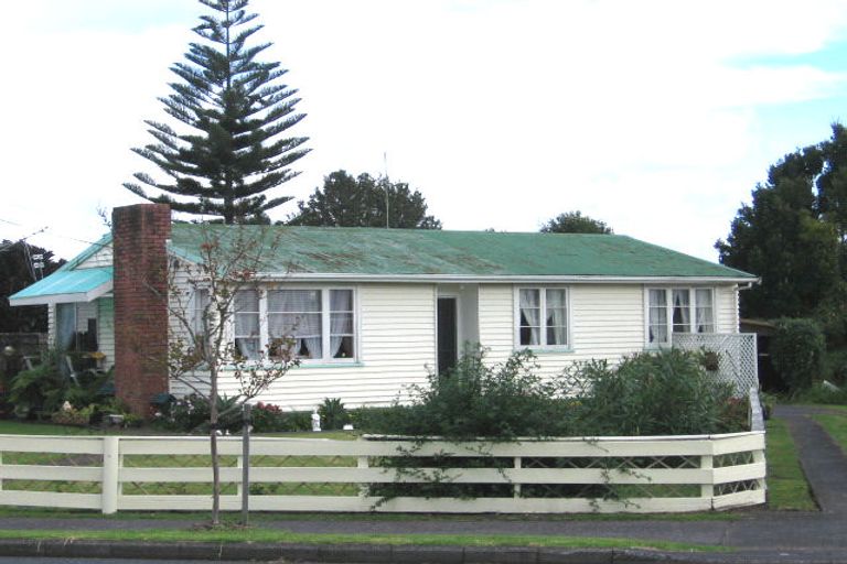 Photo of property in 620a Te Atatu Road, Te Atatu Peninsula, Auckland, 0610