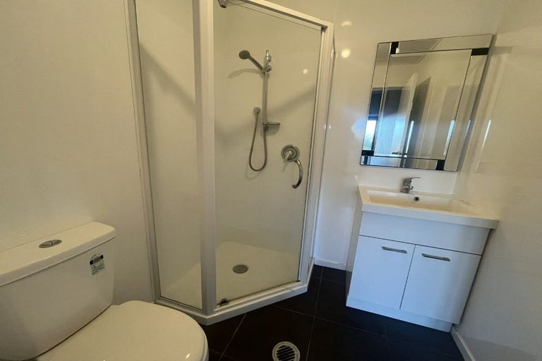 Photo of property in 30 Akaroa Drive, Maupuia, Wellington, 6022