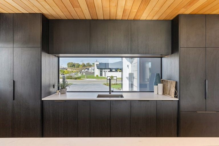 Photo of property in 74 Pelorus Avenue, Poraiti, Napier, 4112