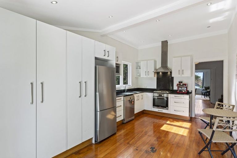 Photo of property in 12 Niccol Avenue, Narrow Neck, Auckland, 0624