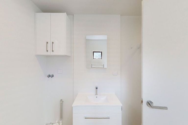 Photo of property in 25f1 Kitchener Terrace, Johnsonville, Wellington, 6037
