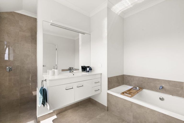 Photo of property in 10 Quarry Ridge, Poraiti, Napier, 4182