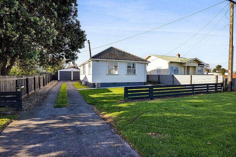 Photo of property in 304 South Road, Hawera, 4610
