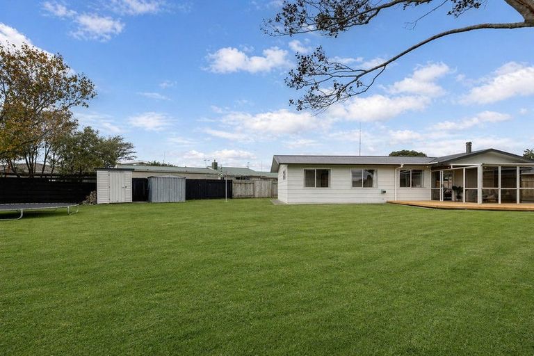 Photo of property in 49 Acacia Street, Kelvin Grove, Palmerston North, 4414