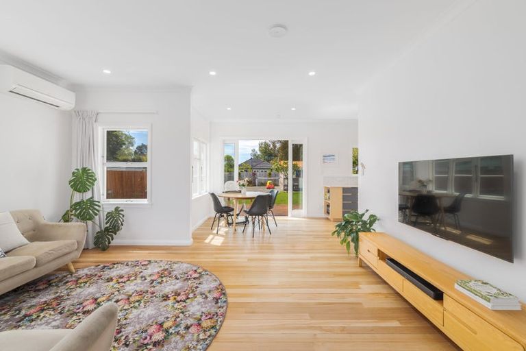 Photo of property in 60 Wilsons Road, Saint Martins, Christchurch, 8022