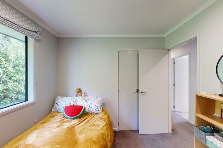 Photo of property in 31 Mooring Close, Whitby, Porirua, 5024