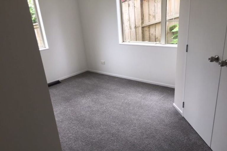 Photo of property in 2/14 Penning Road, Castor Bay, Auckland, 0620