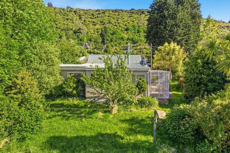 Photo of property in 18 Matai Street, Ravensbourne, Dunedin, 9022