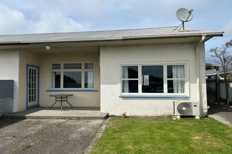 Photo of property in 12b-1 Gladstone Street, Westport, 7825