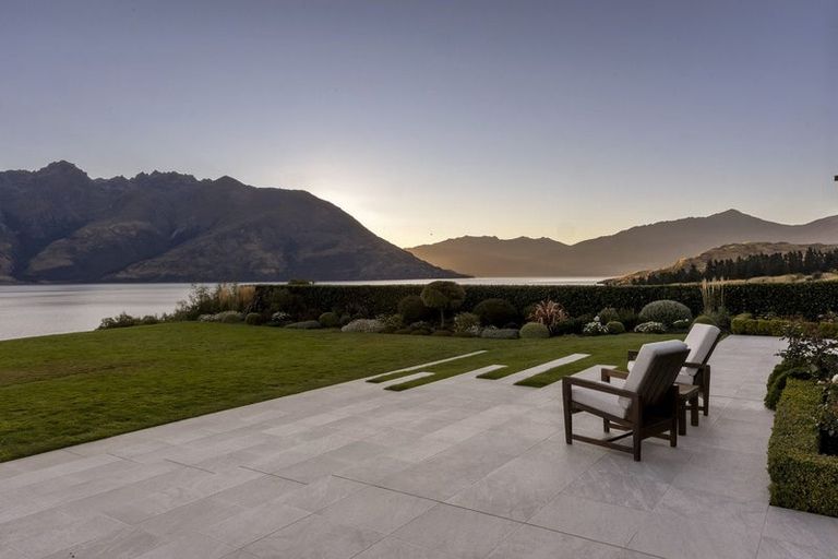 Photo of property in 10 Bluff View Terrace, Drift Bay, Queenstown, 9371