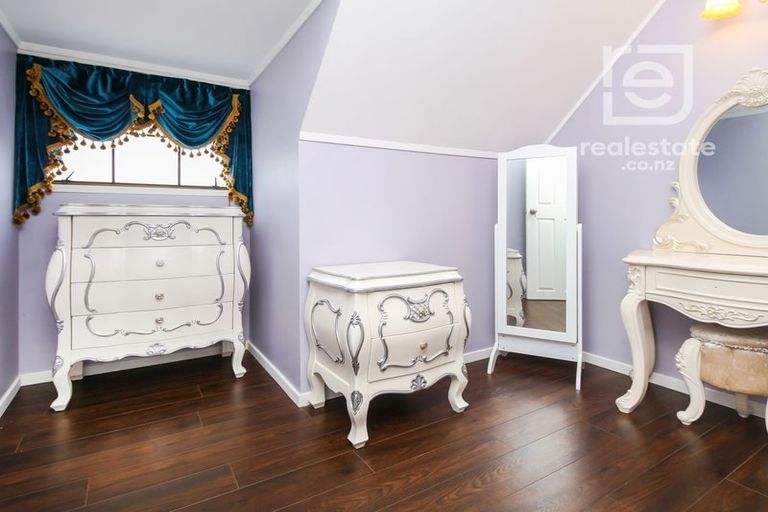 Photo of property in 5 Tawa Road, Te Atatu Peninsula, Auckland, 0610