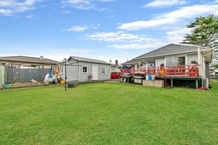 Photo of property in 15 Gee Place, Mangere East, Auckland, 2022