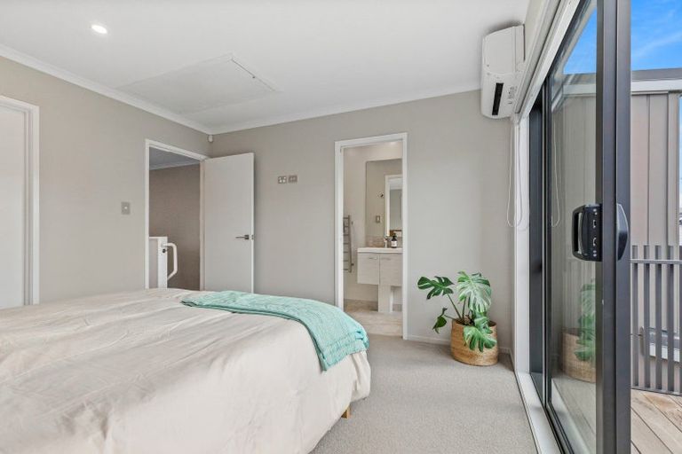 Photo of property in 37 Mapou Road, Hobsonville, Auckland, 0616