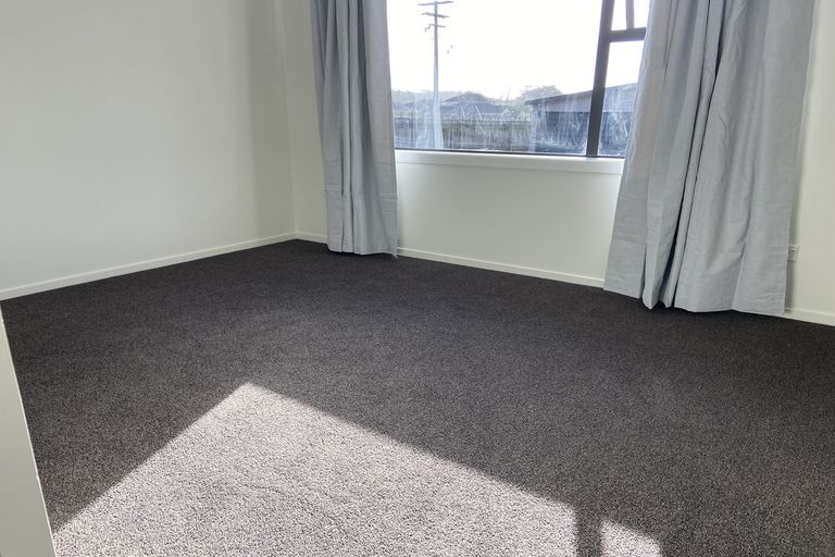 Photo of property in 281 Henderson Valley Road, Henderson, Auckland, 0612