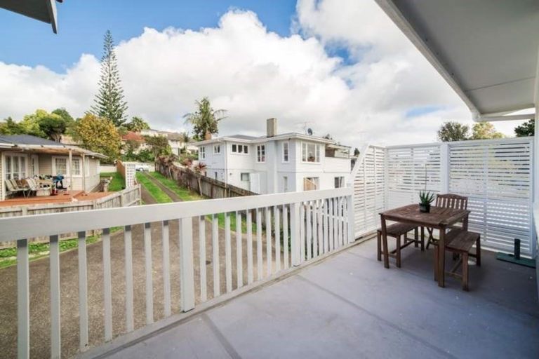 Photo of property in 53 Bruce Road, Glenfield, Auckland, 0629