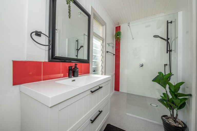 Photo of property in 33 Domett Street, Westport, 7825