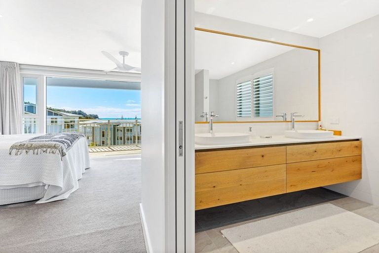 Photo of property in 65 Landmark Terrace, Orewa, 0931