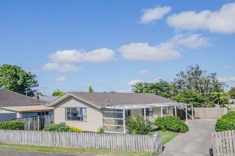 Photo of property in 2/170 Old Wairoa Road, Papakura, 2110