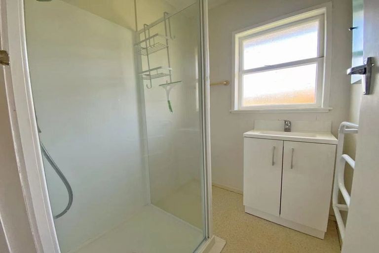 Photo of property in 2/24 Inverness Road, Browns Bay, Auckland, 0630