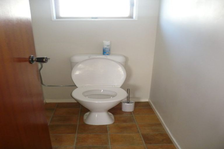 Photo of property in 201a Newlands Road, Newlands, Wellington, 6037