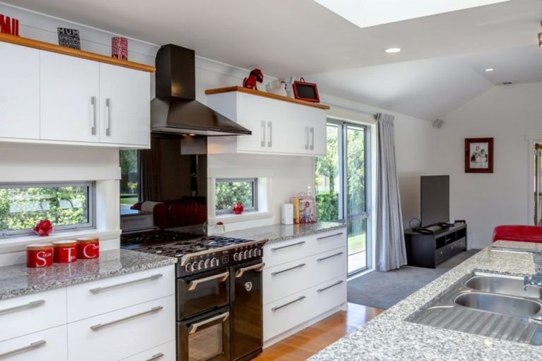 Photo of property in 81 Reading Street, Greytown, 5712