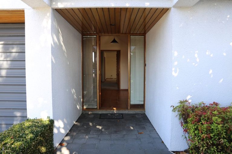 Photo of property in 255 Avonhead Road, Avonhead, Christchurch, 8042