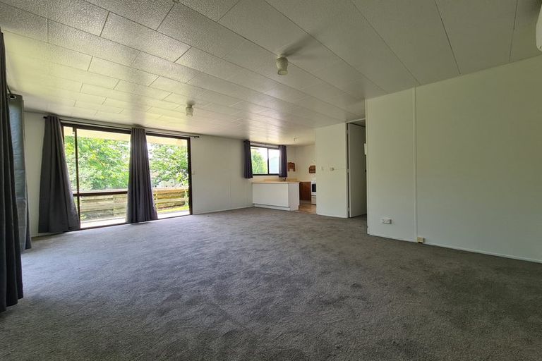 Photo of property in 9 Kirrie Avenue, Te Atatu South, Auckland, 0610