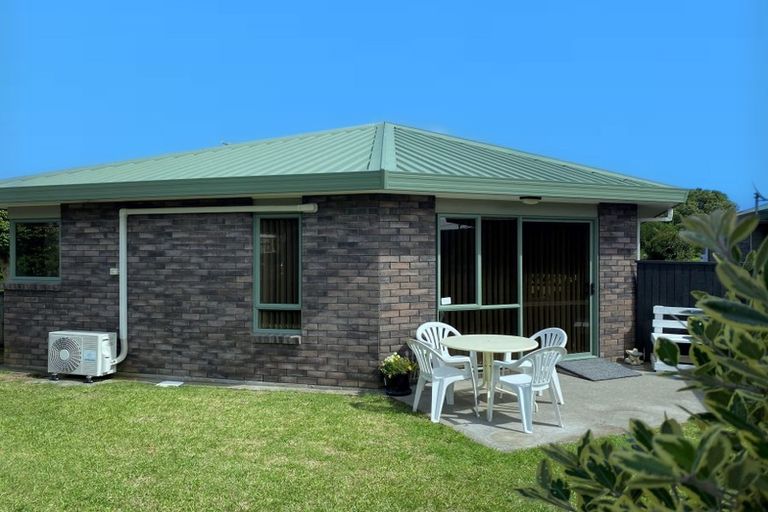 Photo of property in 13 Tasman Street, Opunake, 4616