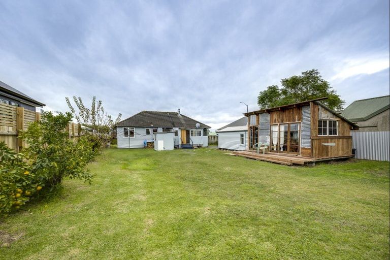 Photo of property in 57 Taradale Road, Onekawa, Napier, 4110