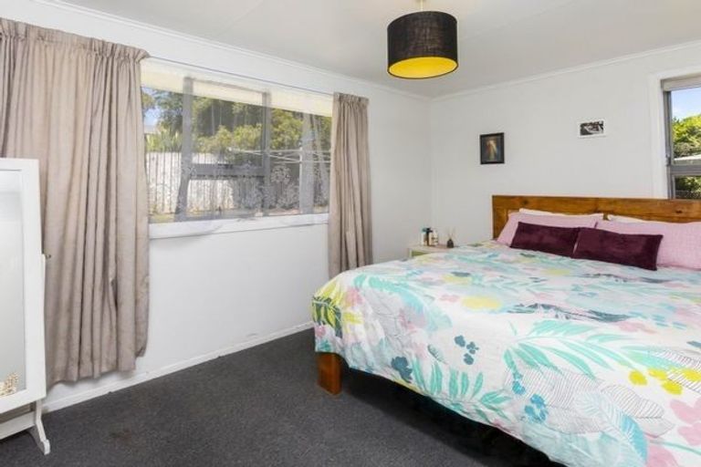 Photo of property in 51 Blueberry Grove, Timberlea, Upper Hutt, 5018