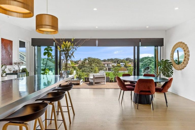 Photo of property in 3a William Bayes Place, Red Beach, 0932