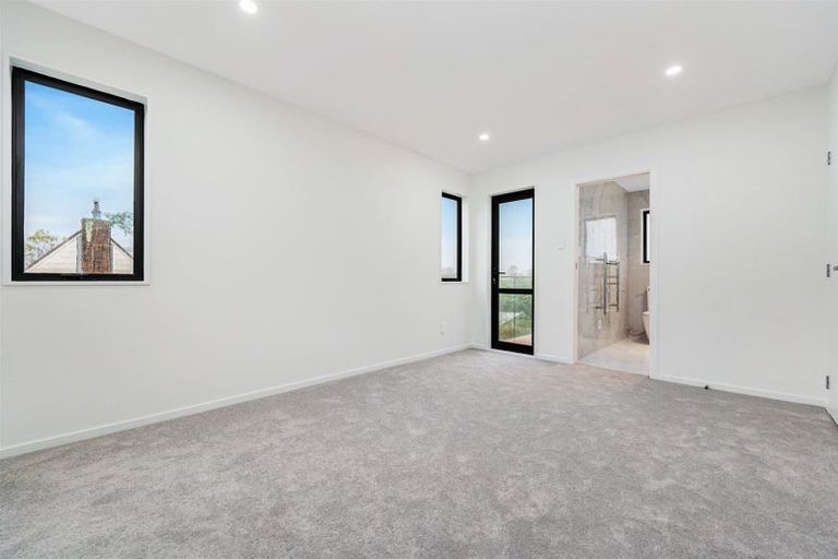 Photo of property in 19a Farwood Drive, Henderson, Auckland, 0612