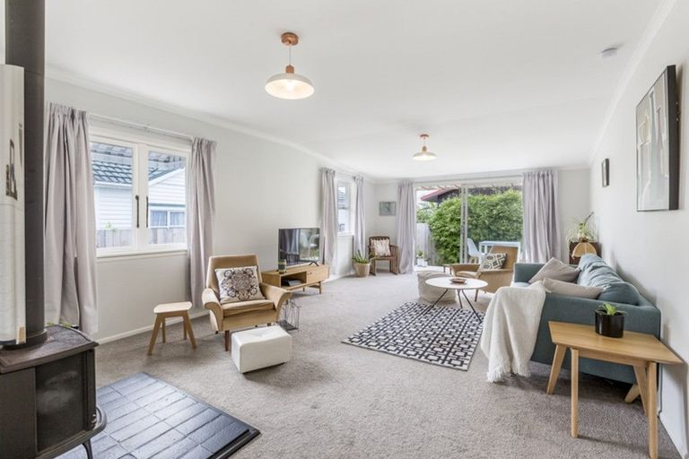 Photo of property in 36 Seabrook Avenue, New Lynn, Auckland, 0600