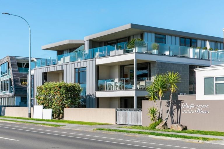 Photo of property in 9/48 Marine Parade, Mount Maunganui, 3116