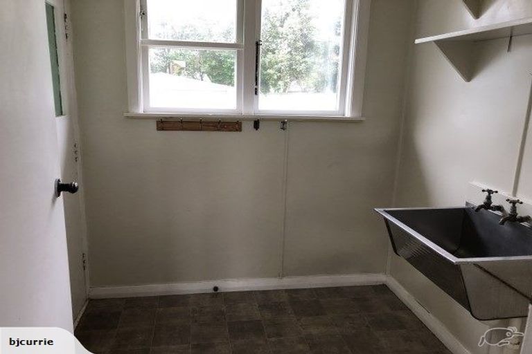 Photo of property in 6 Rochester Street, Awapuni, Palmerston North, 4412