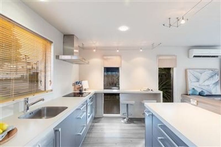 Photo of property in 1/2 Canon Street, St Albans, Christchurch, 8014