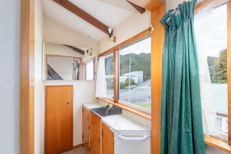 Photo of property in 38 Wainui Road, Waiwhetu, Lower Hutt, 5010