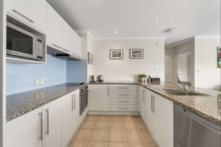 Photo of property in 31 Holly Road, St Albans, Christchurch, 8014